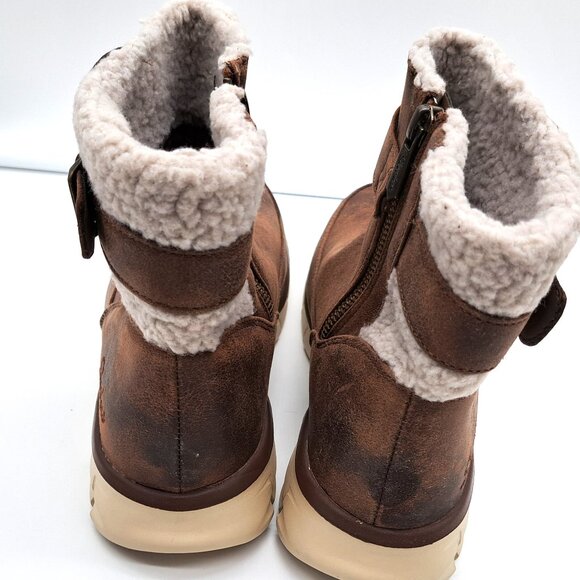 Skechers womens Synergy - Diva Lane Ankle Boot Size    -   6.5 - Picture 2 of 16